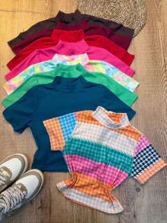 Cropped Canelado com Gola Alta – Conforto, Estilo e Caimento Perfeito na internet