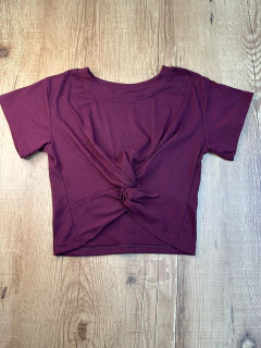 Cropped Canelado com Nó Frontal – Poliéster com Elastano - Baratão Confecções