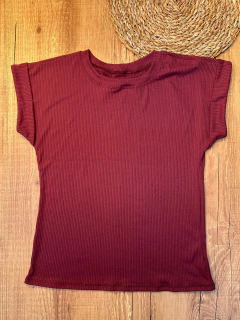 Blusa Canelada em Algodão com Elastano – Conforto, Versatilidade e Caimento Impecável