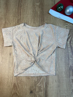 Cropped de Lese com Nó Frontal – Delicadeza, frescor e estilo em uma única peça - Baratão Confecções