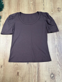 Blusa Canelada de Poliéster com Elastano – Manga Franzida e Decote Redondo - Baratão Confecções