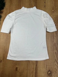 Blusa Canelada em Poliéster com Elastano – Modelagem Moderna e Toque Macio - comprar online