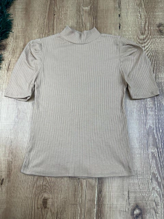 Blusa Canelada em Poliéster com Elastano – Modelagem Moderna e Toque Macio - loja online