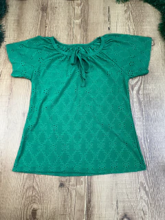 Blusa de Lese com Amarração Frontal – Detalhes e Elegância em Cada Ponto na internet