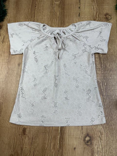 Blusa de Lese com Amarração Frontal – Detalhes e Elegância em Cada Ponto - comprar online