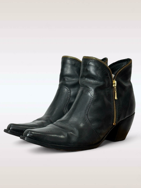 Bota Preta Zíper Couro - comprar online