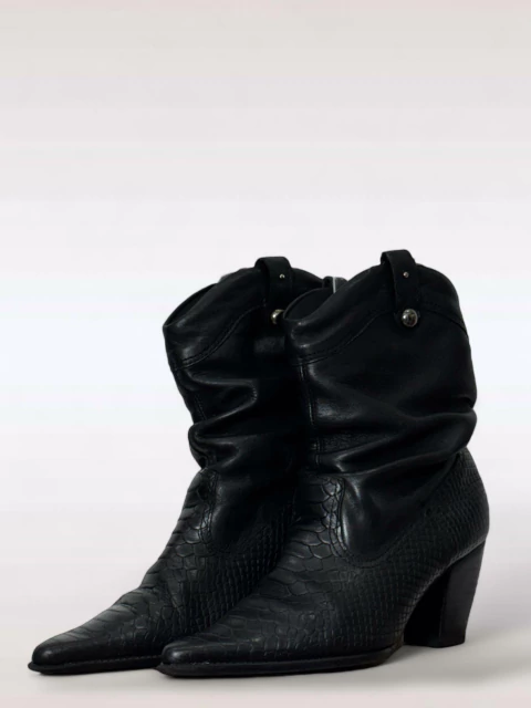 Bota Detalhes Croco - comprar online