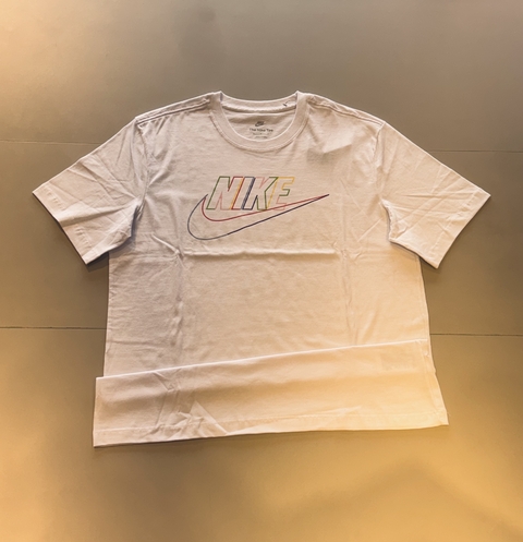 Camiseta Nike- Club Fleece Color