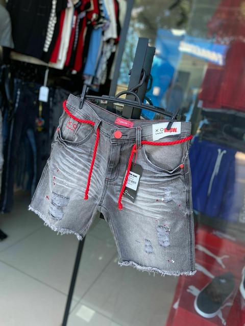 Bermuda Jeans Brow Jeans modelo jogador