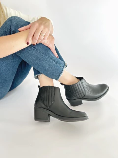 Imagen de Bota Andorra Negra