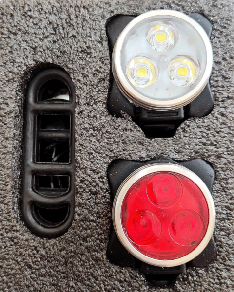 Kit 2 Luces Farol/Baliza triple LED - Recargable USB - (BTH) - comprar online