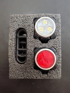 Kit 2 Luces Farol/Baliza triple LED - Recargable USB