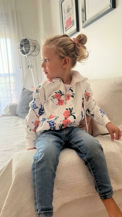 Campera frisada importada de nena FLORES GRANDES calidad excelente en internet