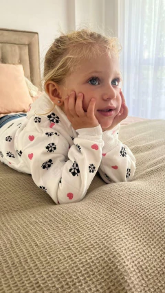 Campera frisada importada de nena FLORCITAS calidad excelente - tienda online