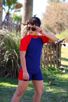 Conjunto short y remera manga corta de varon con filtro UV original con certificado oficial - tienda online