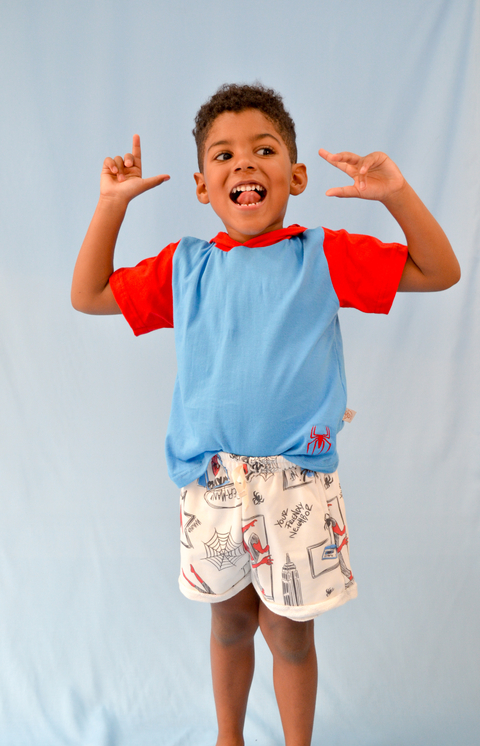 REMERA CON CAPUCHA SPIDEY - comprar online