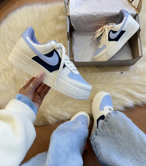 TENES NIKE AIR FORCE -AZUL BRANCO FEMININO