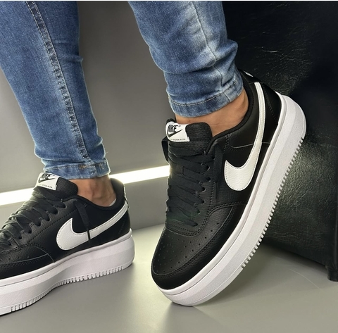 tênis nike court vision- preto com branco