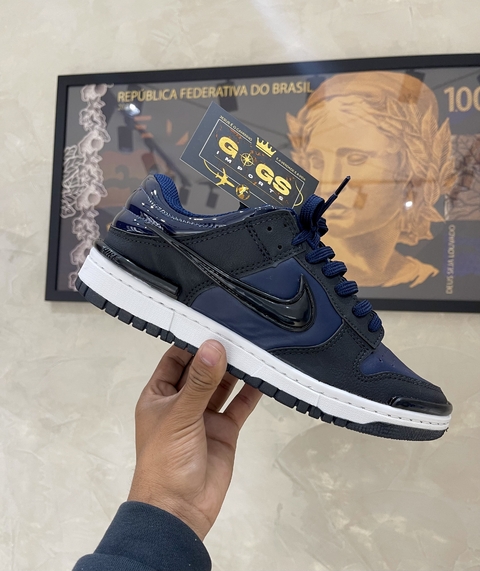 NIKE DUNK SWOOSH