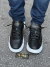 Alexander McQueen —preto com branco na internet