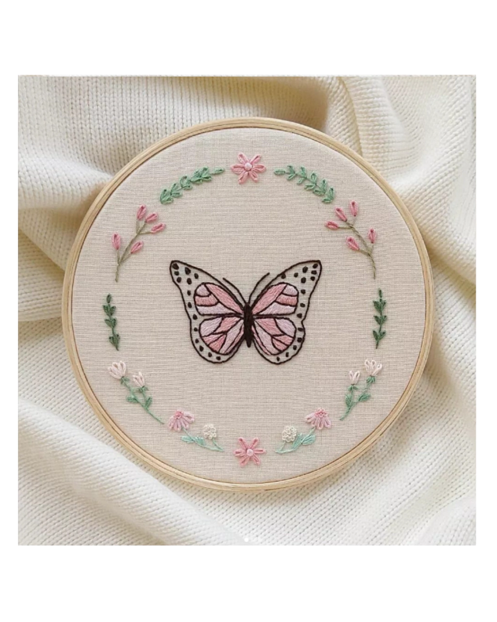 Quadro bordado - Borboleta - 16cm