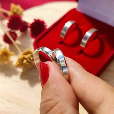 Par de Aliança Chanfrada 4mm - LEIA A DESCRIÇÃO