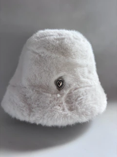 Bucket Fur Rusia White en internet