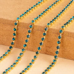 Corrente de Strass SS6.5 Azul Esverdeado Dourado - 5 Metros