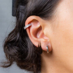 Piercing de Pressão com Três fileiras Cravejadas de Micro Zircônias Banhado em Ródio