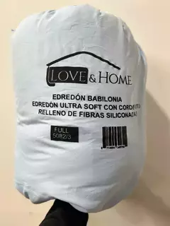 Imagen de Acolchado liso con corderito 1 1/2 plazas. Vienen en bolso !