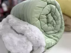 Acolchado liso con corderito 1 1/2 plazas. Vienen en bolso ! - Misan blanco