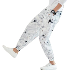 Calça - Tobi Saru na internet