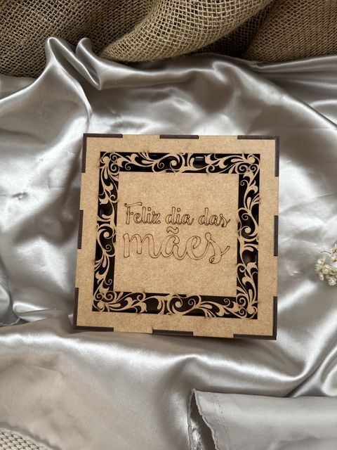 ￼Caixa MDF cru Para Lembranças Doces Bijuterias Feliz Dia das Mães 15x15x5