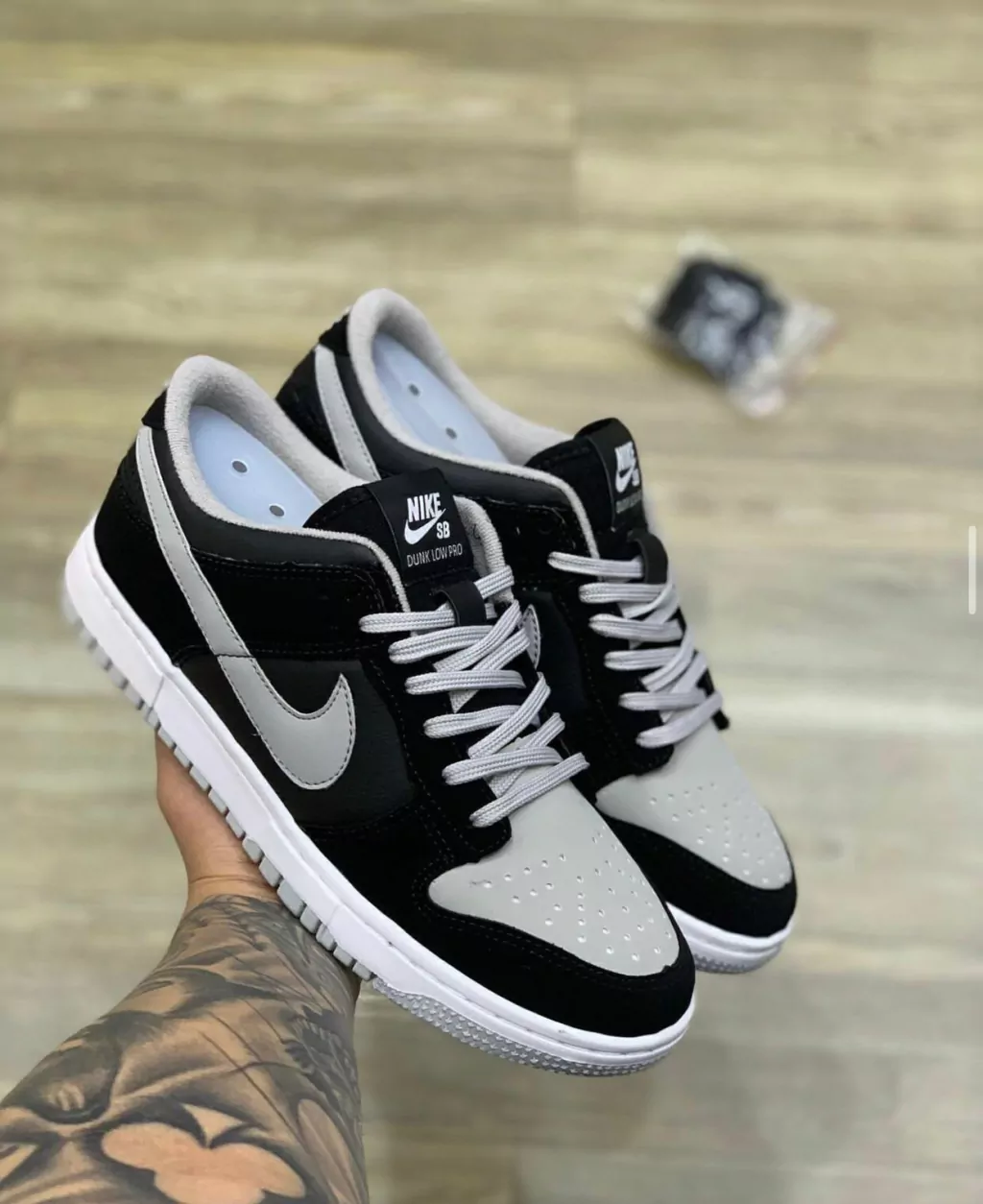 Nike SB Dunk Low - preto/cinza
