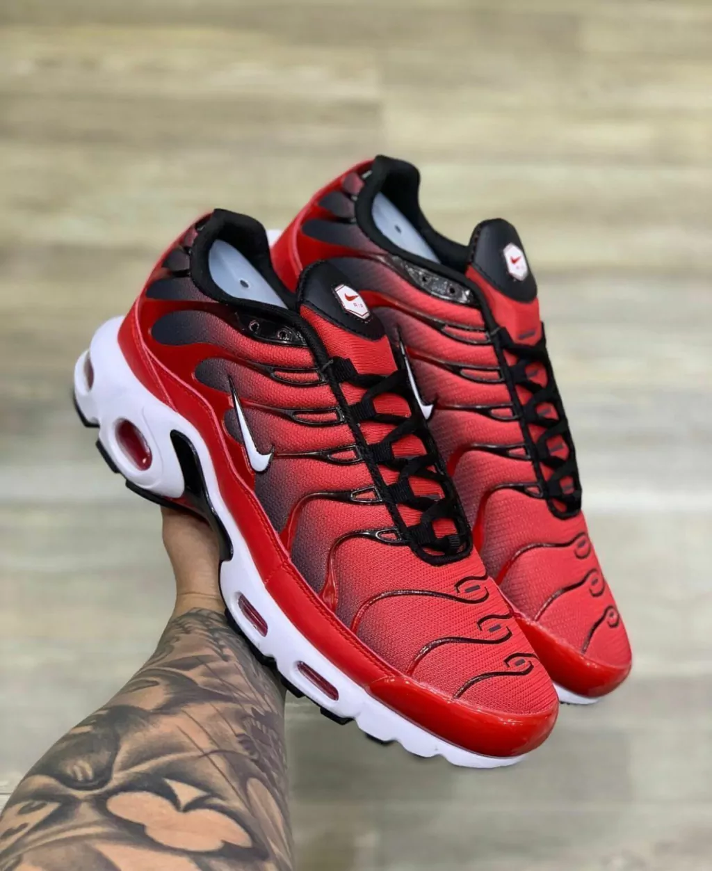 Nike Air Max Tn "University Red"