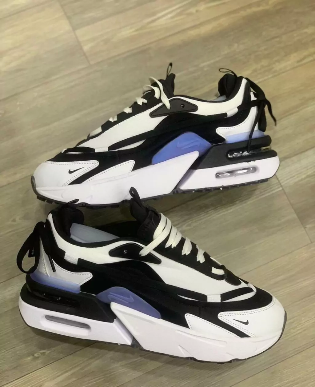 Nike Air Max Furyosa - Branco/Preto