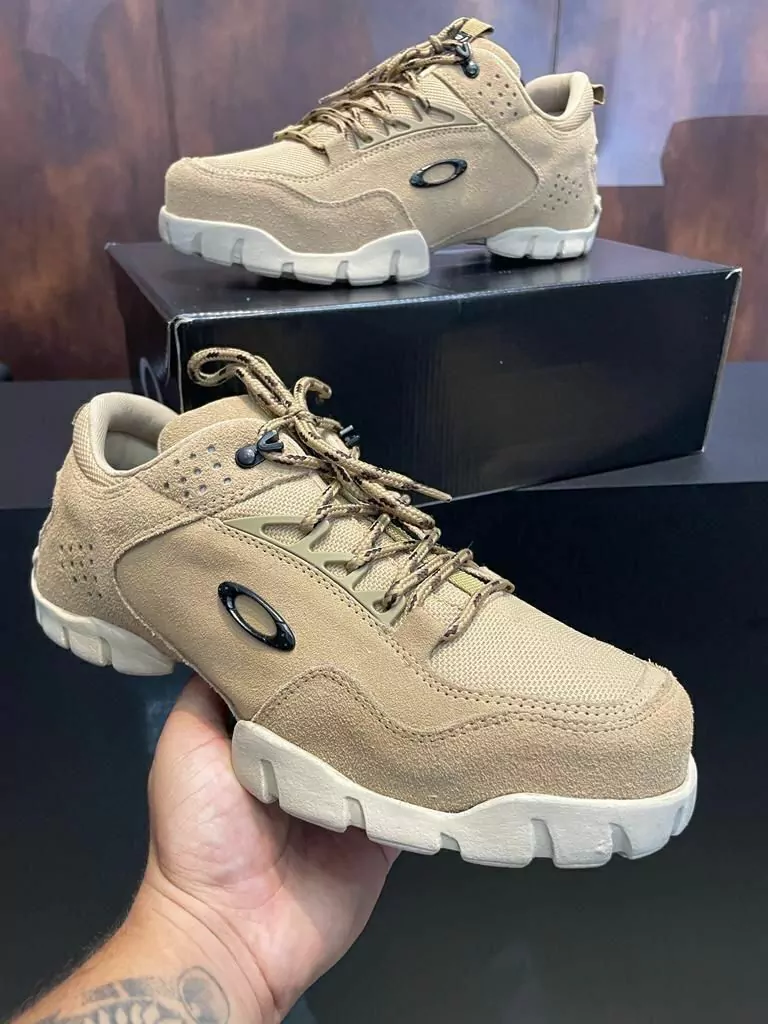 Oakley Modoc Low - Bege