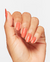 Esmalte de uñas OPI en color albaricoque de la coleccion Your Way 15ml muestra de color en manos 