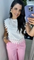 Blusa tecido com detalhes de lese e aviamentos