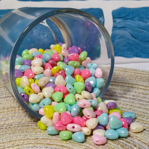 Entremeio Acrílico Coração Infantil Irisado 8mm 25g