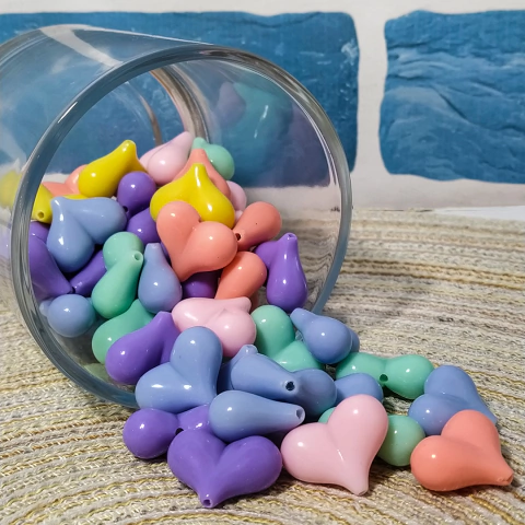 Entremeio Acrílico Coração 18x22mm 25g