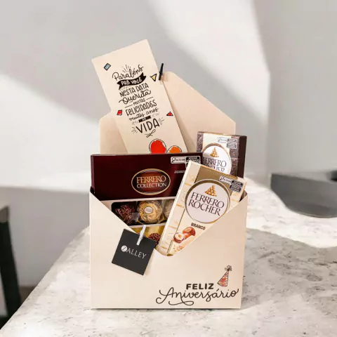 CESTA DE ANIVERSÁRIO FERRERO ROCHER