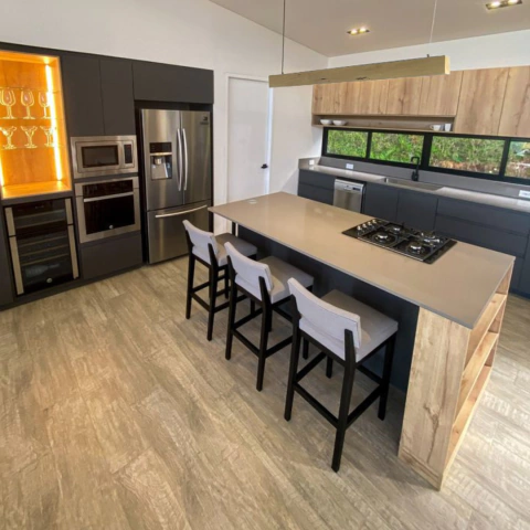 Lámpara Lisboa madera Loro blanco con luz led 120cm