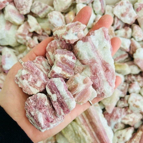 100 GR TURMALINA ROSA MATRIZ CUARZO