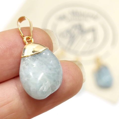 DIJE AGUAMARINA ROLADO DORADO