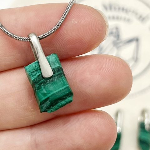 MINI DIJE DE ALPACA MALAQUITA