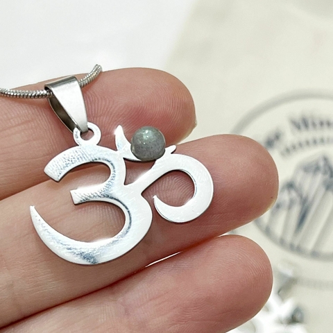 OM DE ACERO Y LABRADORITA