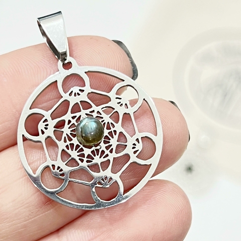 METATRON MEDIANO ACERO CON PIEDRA LABRADORITA