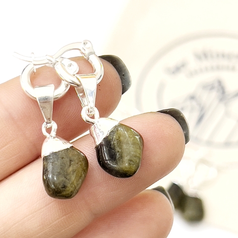 ARITOS MINI ROLADO TURMALINA VERDE