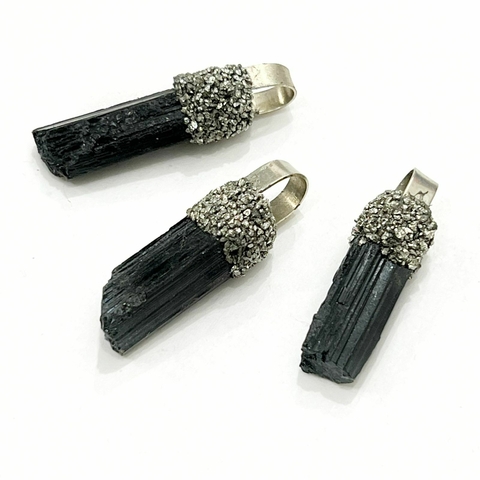 DIJE DE ALPACA TURMALINA NEGRA Y PIRITA PEQUEÑO - comprar online